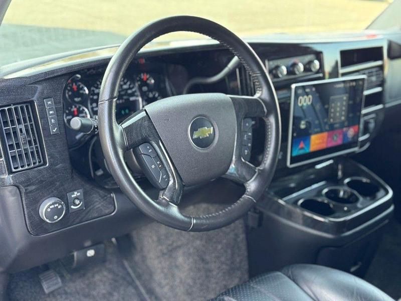 Gebraucht Chevrolet Express SE 314 PS (230 kW) 2012 Weiß Van