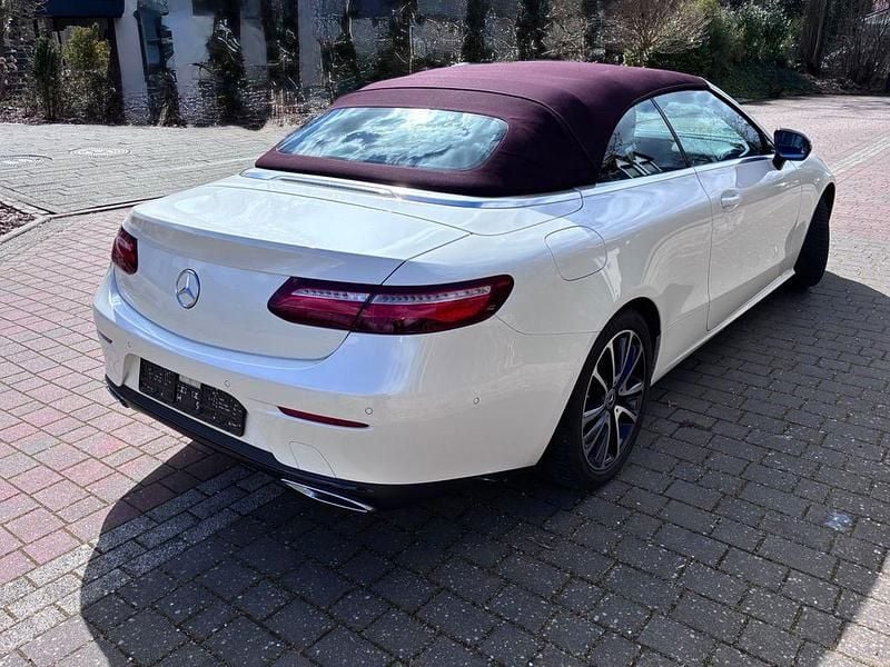 Gebraucht Mercedes E220 194 PS (142 kW) 2019 Weiß Cabrio