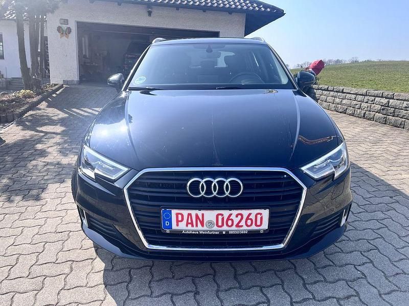 Gebraucht Audi A3 Sport 150 PS (110 kW) 2018 Schwarz Limousine