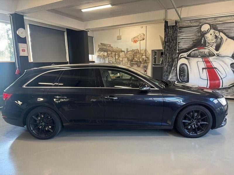 Gebraucht Audi A4 Design 190 PS (139 kW) 2016 Blau Limousine