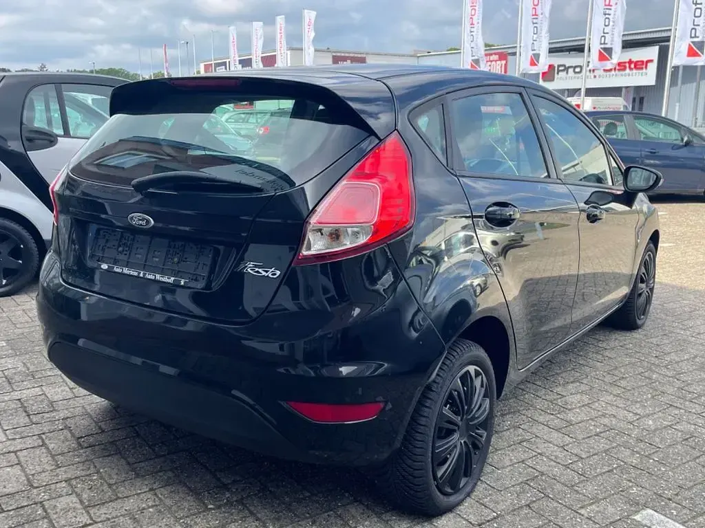 Gebraucht Ford Fiesta Trend 82 PS (60 kW) 2013 Schwarz Limousine