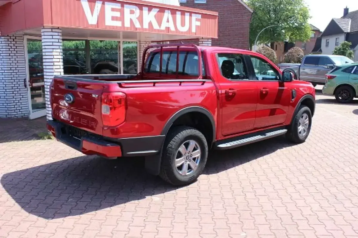 Gebraucht Ford Ranger XLT 170 PS (125 kW) 2023 Lucidrot metallic Pickup