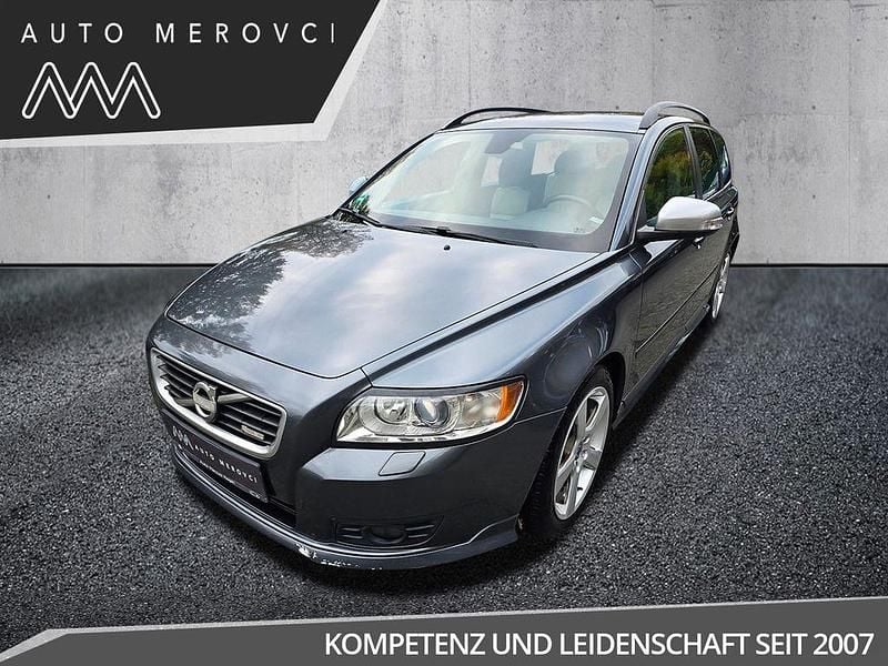 Grau Gebraucht 2011 Volvo V50 R-Design Kombi | 2.495 € (Fairer Preis) - Bild 1/4