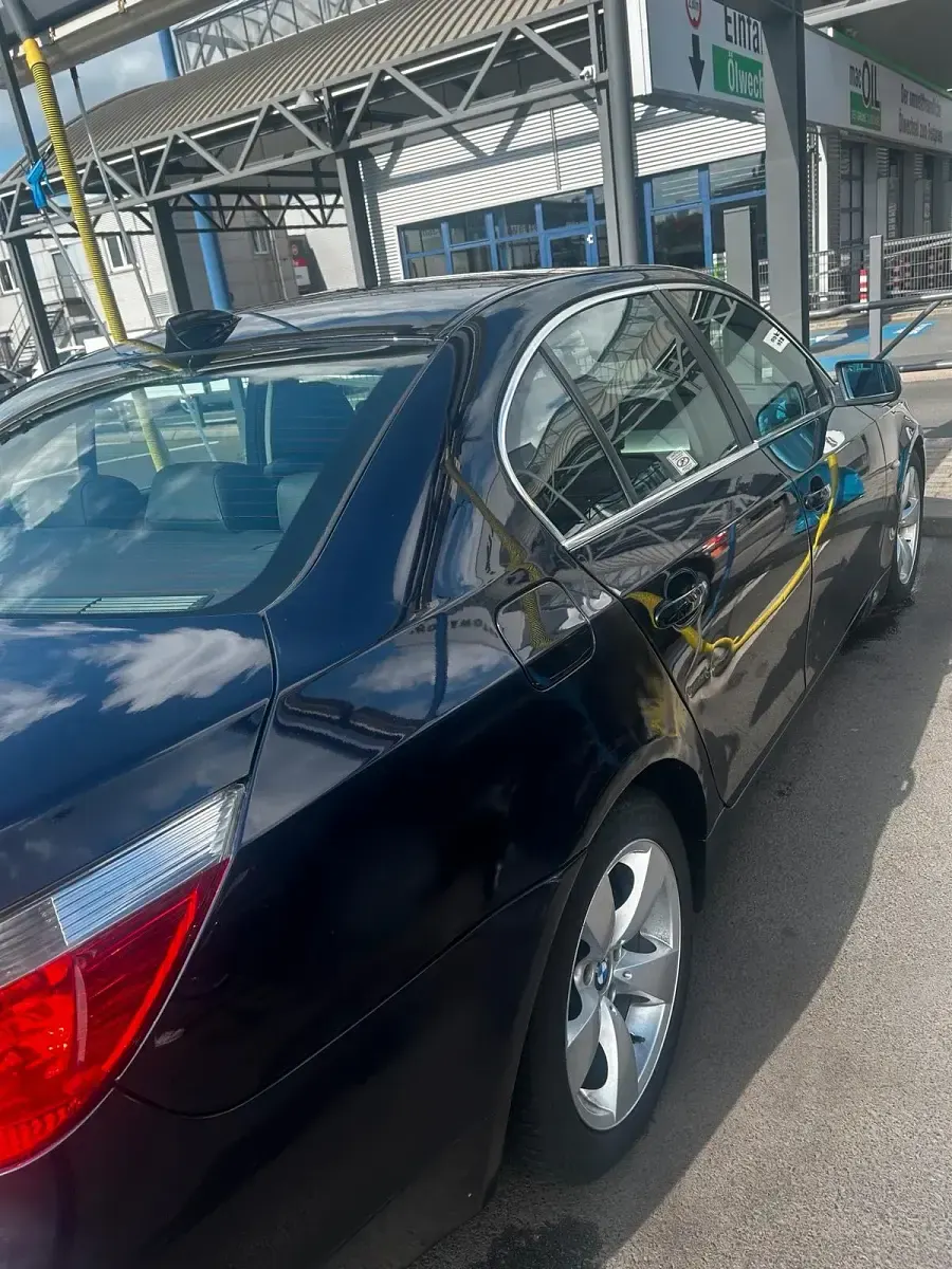 Gebraucht BMW 525 218 PS (160 kW) 2005 Blau Limousine