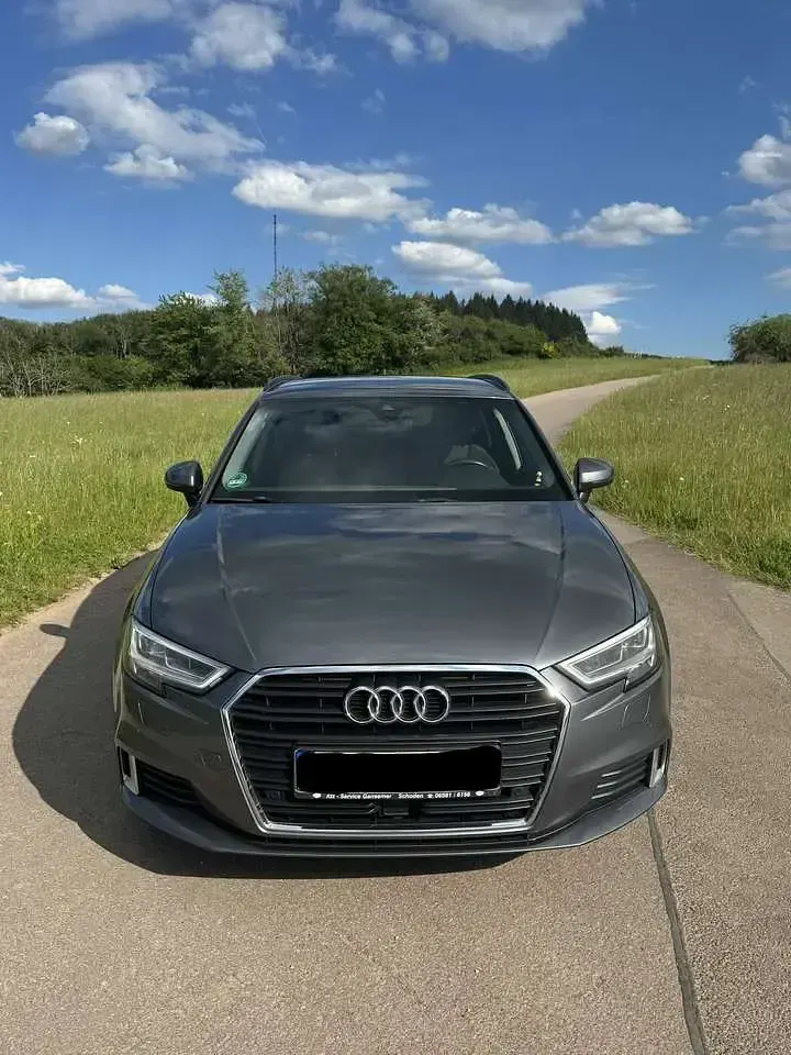 Gebraucht Audi A3 Sport 150 PS (110 kW) 2017 Grau Kleinwagen