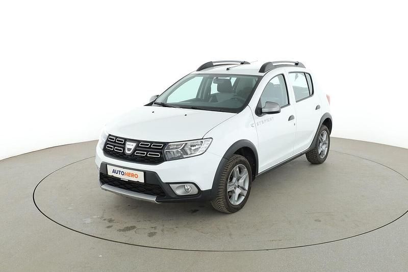 Käytetty Dacia Sandero Prestige 90 HP (66 kW) 2017 Sedan
