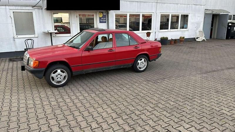 Rot Gebraucht 1986 Mercedes 190 Limousine | 6.750 € - Bild 1/4