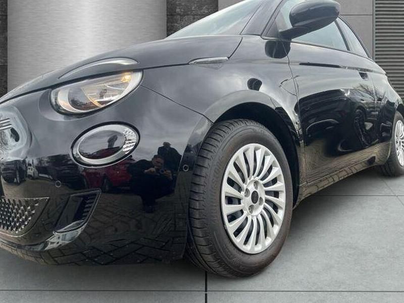 Gebraucht Fiat 500e 86 kW (118 PS) 2023 Onyx schwarz Kleinwagen