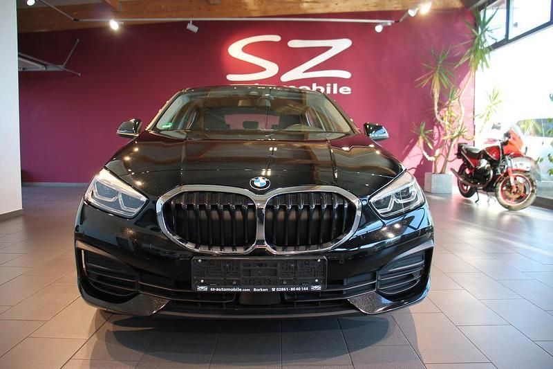 Gebraucht BMW 118 Advantage 136 PS (100 kW) 2022 Schwarz Kleinwagen