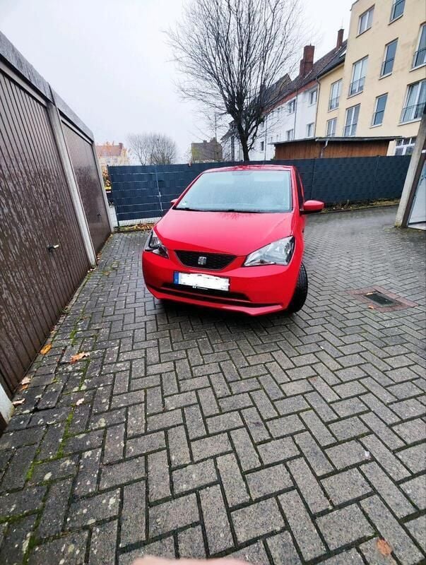 Rot Gebraucht 2014 Seat Mii Chic Kleinwagen | 5.200 € (Etwas zu teuer) - Bild 1/4