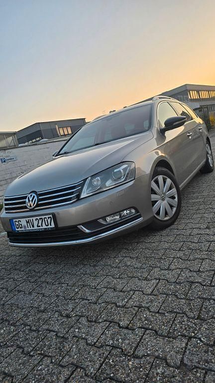 Gebraucht VW Passat Edition 140 PS (102 kW) 2014 Braun Kombi