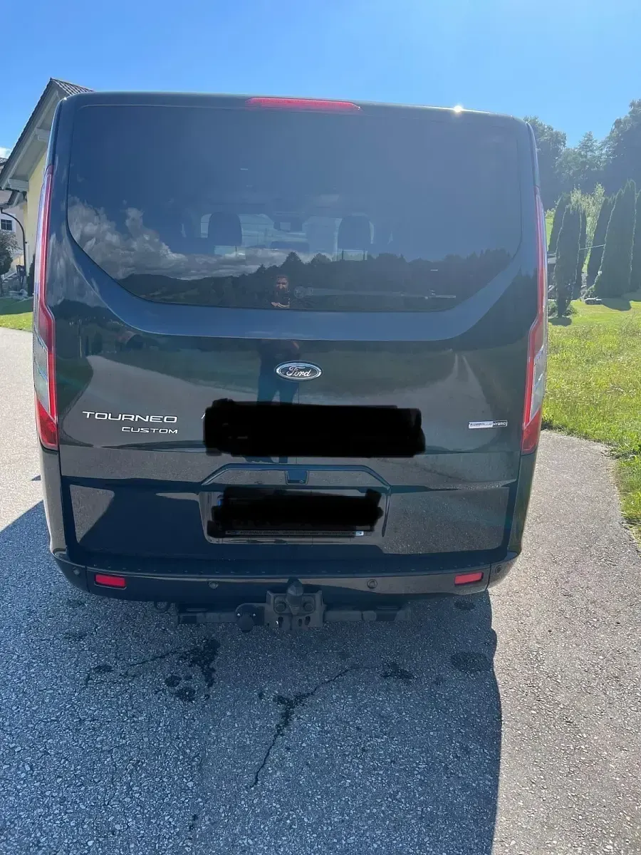 Gebraucht Ford Tourneo 185 PS (136 kW) 2021 Schwarz Van / Kleinbus