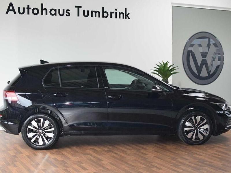 Gebraucht VW Golf VIII Move 116 PS (85 kW) 2023 Deep black perleffekt Limousine