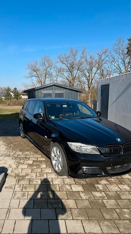 Gebraucht BMW 320 Comfort Edition 184 PS (135 kW) 2012 Schwarz Kombi