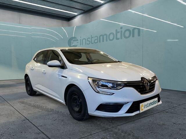 Weiß Gebraucht 2019 Renault Mégane IV Life Limousine | 13.594 € (Teuer) - Bild 1/2