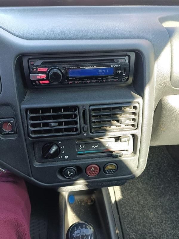 Gebraucht Peugeot 106 60 PS (44 kW) 2003 Blau Kleinwagen