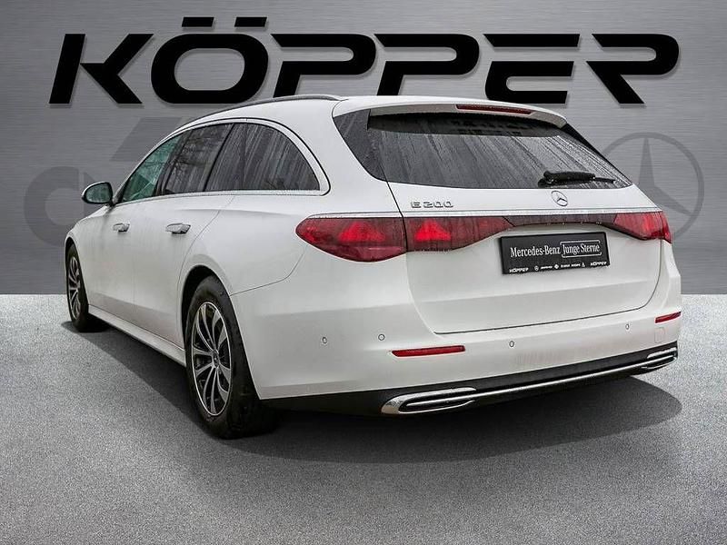 Gebraucht Mercedes E200 Advanced Plus 204 PS (150 kW) 2024 Polarweiss Limousine