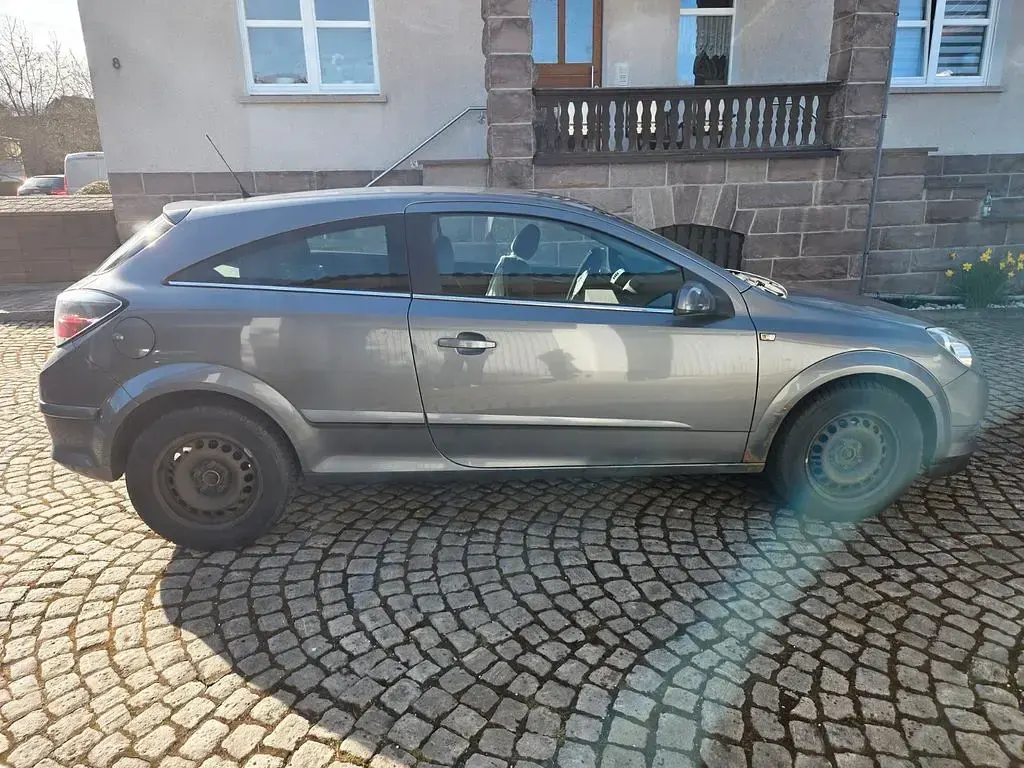 Gebraucht Opel Astra GTC 125 PS (91 kW) 2005 Grau Coupé