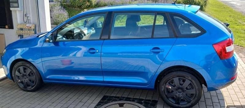 Blau Gebraucht 2015 Skoda Rapid Ambition Limousine | 7.399 € (Guter Preis) - Bild 1/4