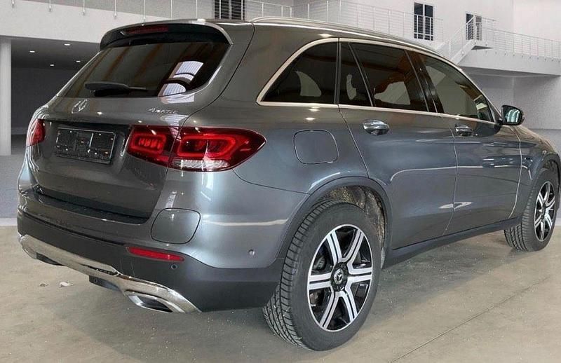 Gebraucht Mercedes GLC300e 320 PS (235 kW) 2020 Grau SUV