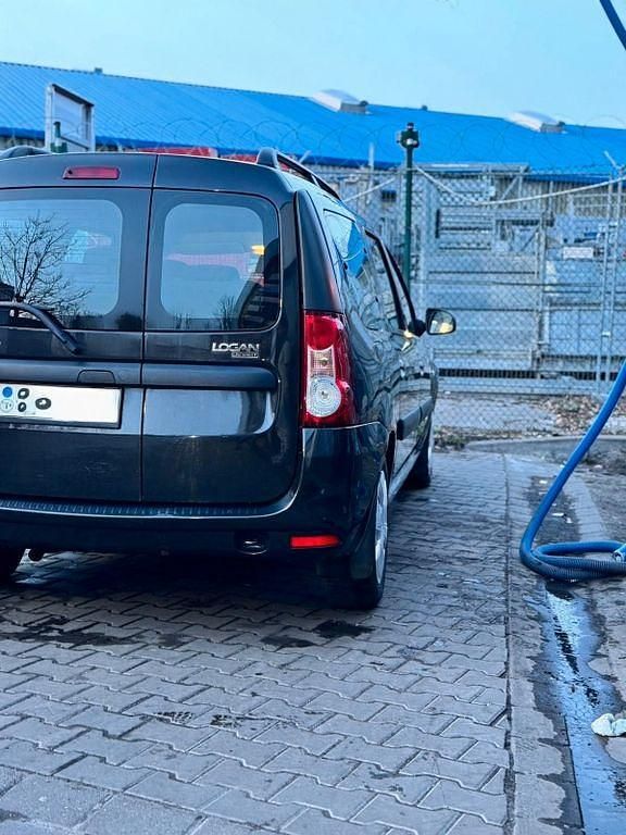 Gebraucht Dacia Logan MCV 75 PS (55 kW) 2010 Schwarz Limousine