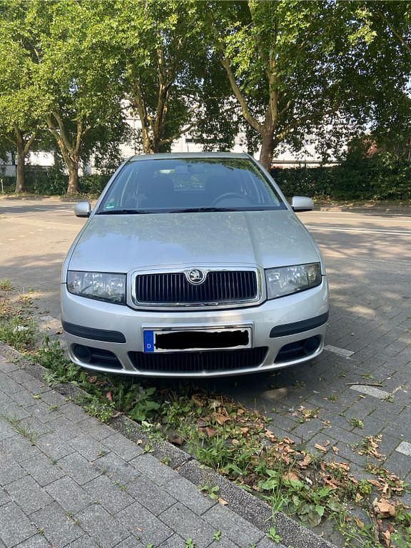 Silber Gebraucht 2007 Skoda Fabia Classic Limousine | 1.200 € (Superpreis) - Bild 1/4