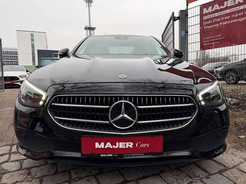 Gebraucht Mercedes E220 Night 194 PS (142 kW) 2020 Schwarz Limousine