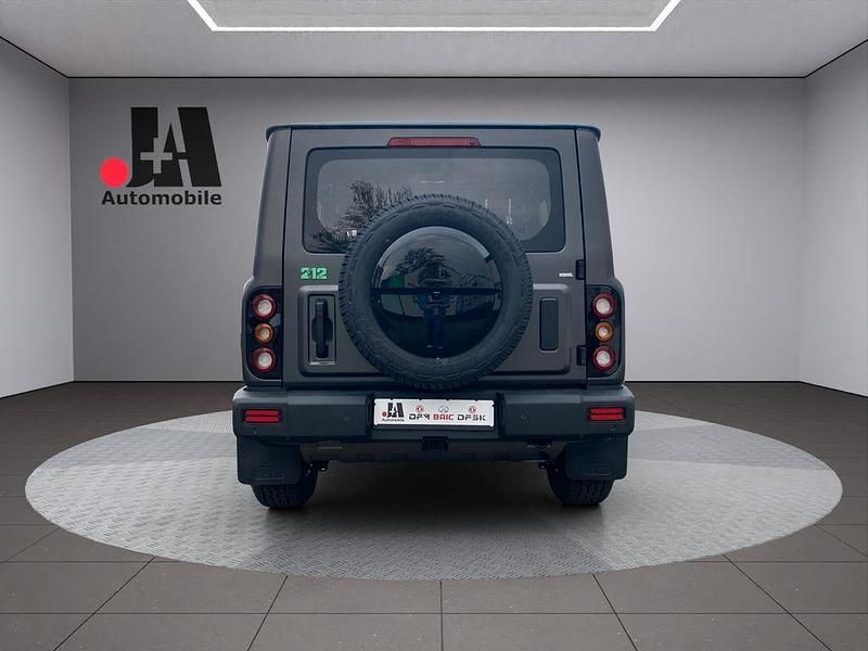 Neu BAW 212 166 PS (122 kW) 2026 Grün SUV