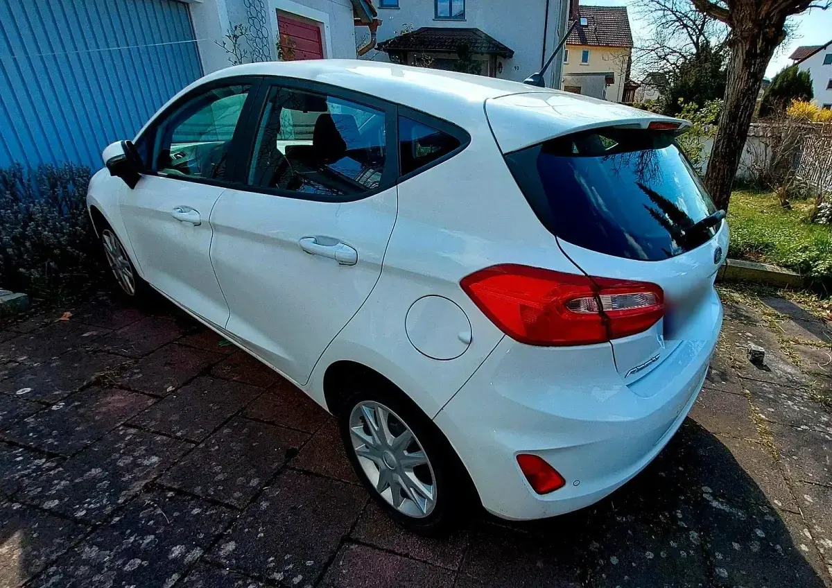 Gebraucht Ford Fiesta Cool & Connect 86 PS (63 kW) 2019 Weiß Kleinwagen