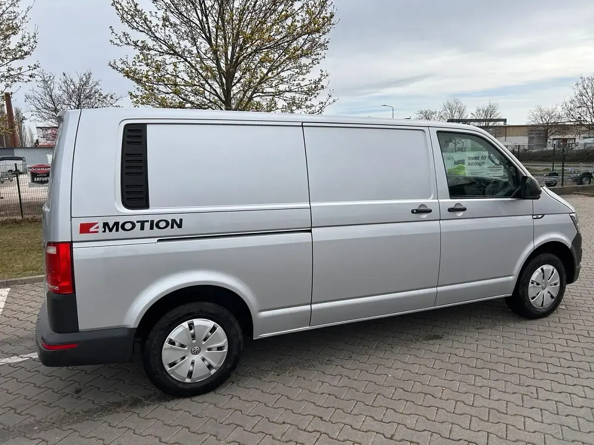 Usata VW Transporter 150 CV (110 kW) 2016 Argento Furgone