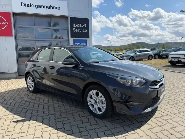 Neu Kia Ceed 140 PS (102 kW) 2026 Grau Kleinwagen