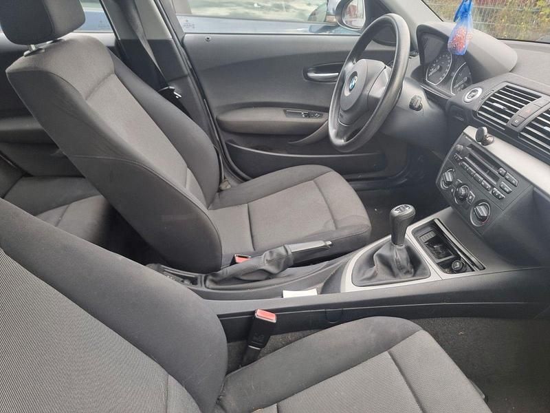 Gebraucht BMW 118 122 PS (89 kW) 2006 Silber Kleinwagen