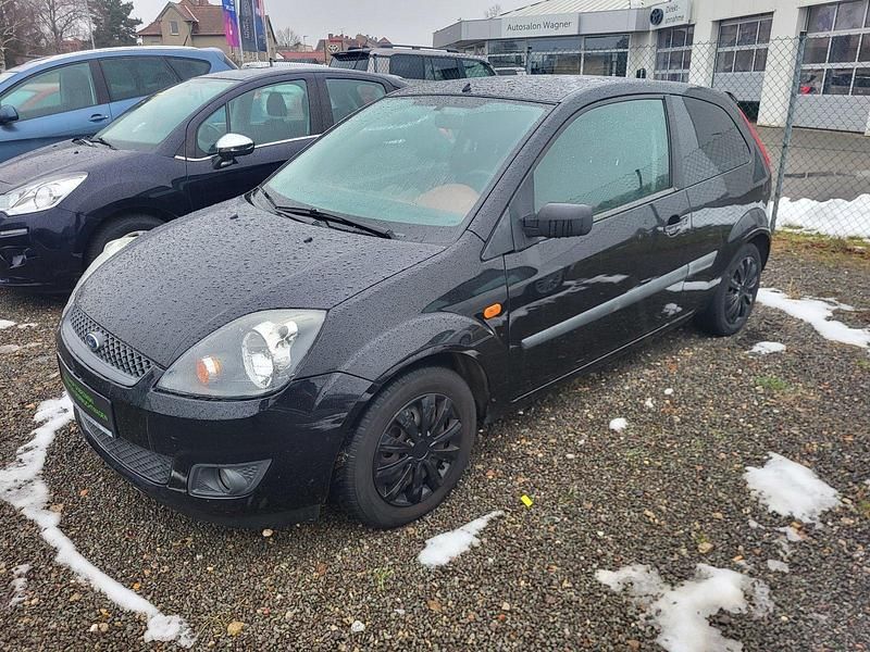 Gebraucht Ford Fiesta 70 PS (51 kW) 2007 Blau Kleinwagen
