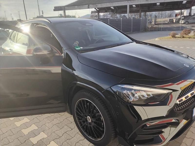 Schwarz Gebraucht 2023 Mercedes GLA250 SUV | 41.990 € (Fairer Preis) - Bild 1/4