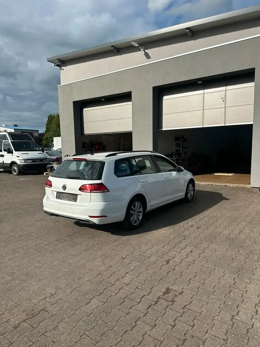 Gebraucht VW Golf VII 115 PS (84 kW) 2017 Weiß Kombi