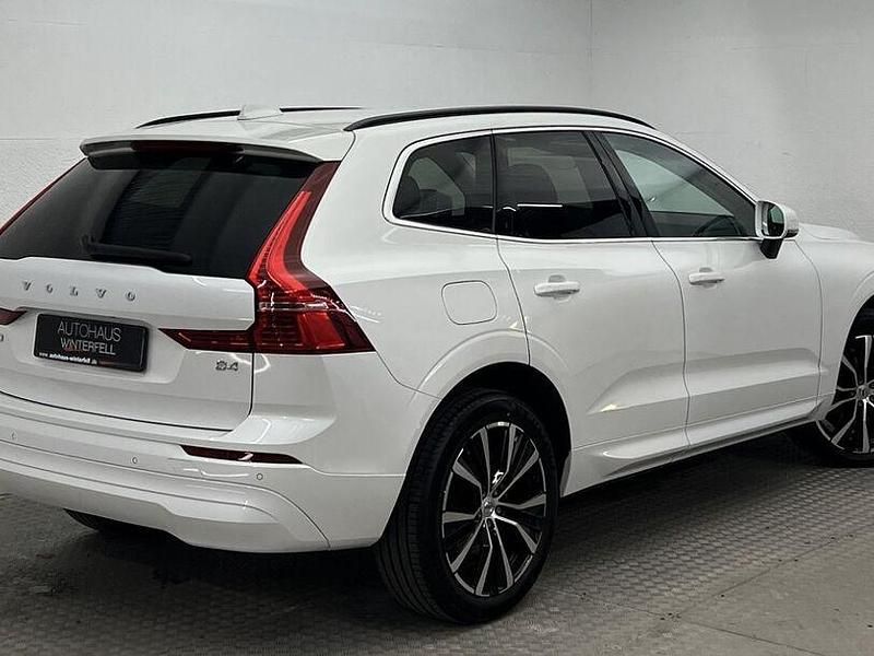Gebraucht Volvo XC60 197 PS (144 kW) 2023 Crystal white (metallic) SUV