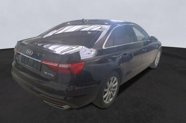 Gebraucht Audi A4 Basis 150 PS (110 kW) 2023 Mythosschwarz metallic Limousine