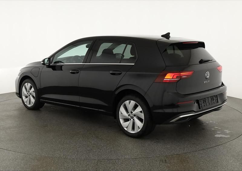 Neu VW Golf VIII Style 204 PS (150 kW) 2025 Grenadillschwarz metallic Limousine