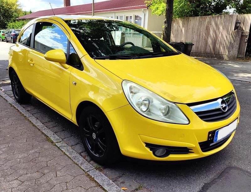 Gebraucht Opel Corsa Edition 80 PS (58 kW) 2009 Gelb Kleinwagen