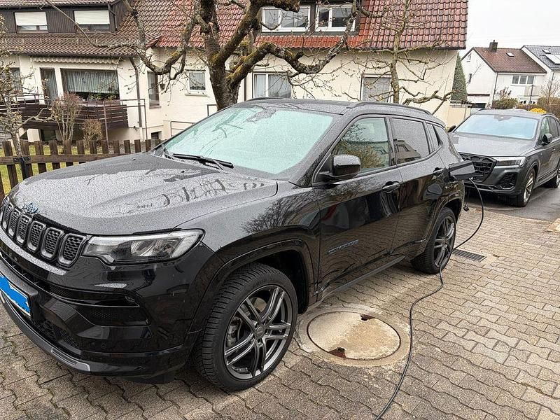 Gebraucht Jeep Compass 241 PS (177 kW) 2022 Schwarz SUV