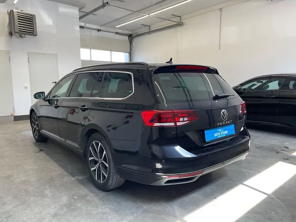 Gebraucht VW Passat Business 150 PS (110 kW) 2023 Deep black perleffekt Kombi