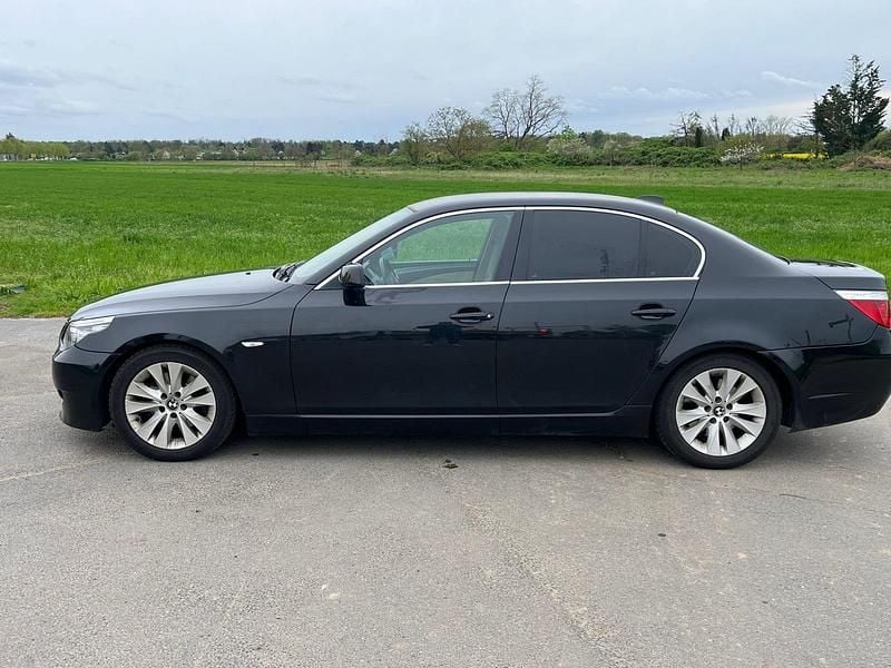Schwarz Gebraucht 2007 BMW 523 M Sport Limousine | 5.500 € (Superpreis) - Bild 1/4