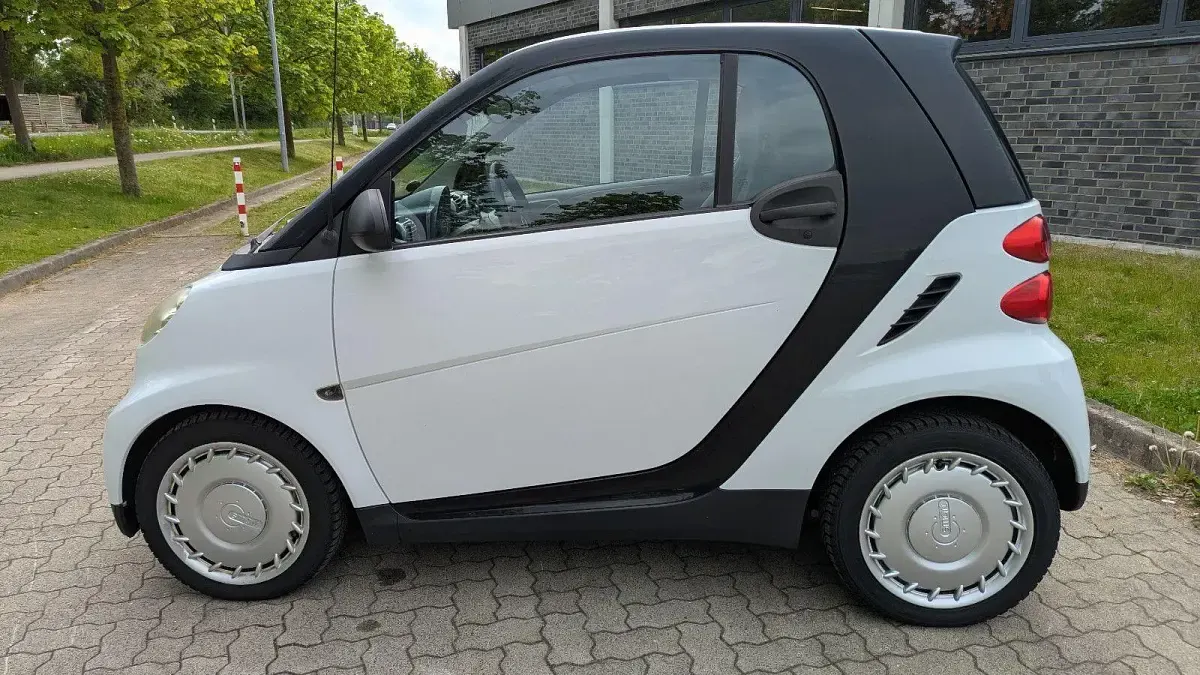Gebraucht Smart ForTwo Coupé Pure 61 PS (44 kW) 2009 Weiß Coupé