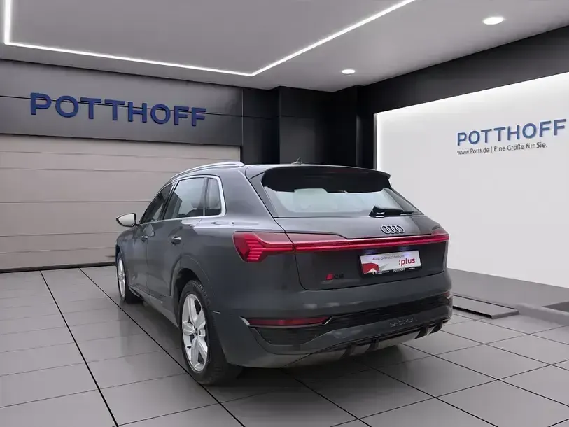 Gebraucht Audi Q8 e-tron S-Line 250 kW (340 PS) 2024 Grau SUV