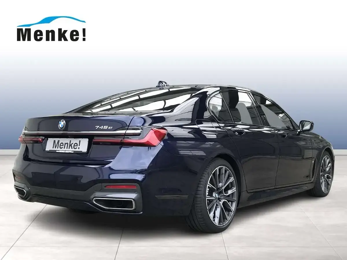 Gebraucht BMW 745e M Sport 394 PS (289 kW) 2021 Blau Limousine