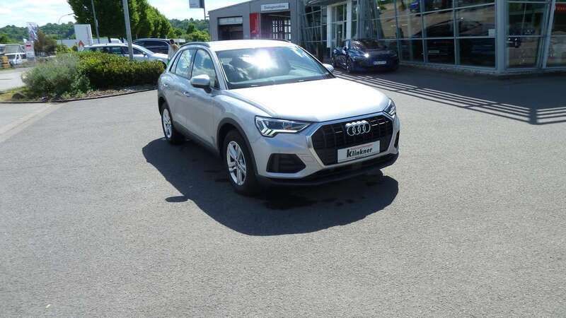 Gebraucht Audi Q3 Ambiente 150 PS (110 kW) 2023 Florettsilber metallic SUV