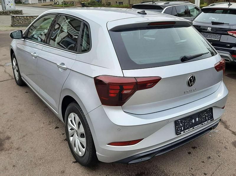 Gebraucht VW Polo Life 95 PS (69 kW) 2023 Reflexsilber metallic Kleinwagen