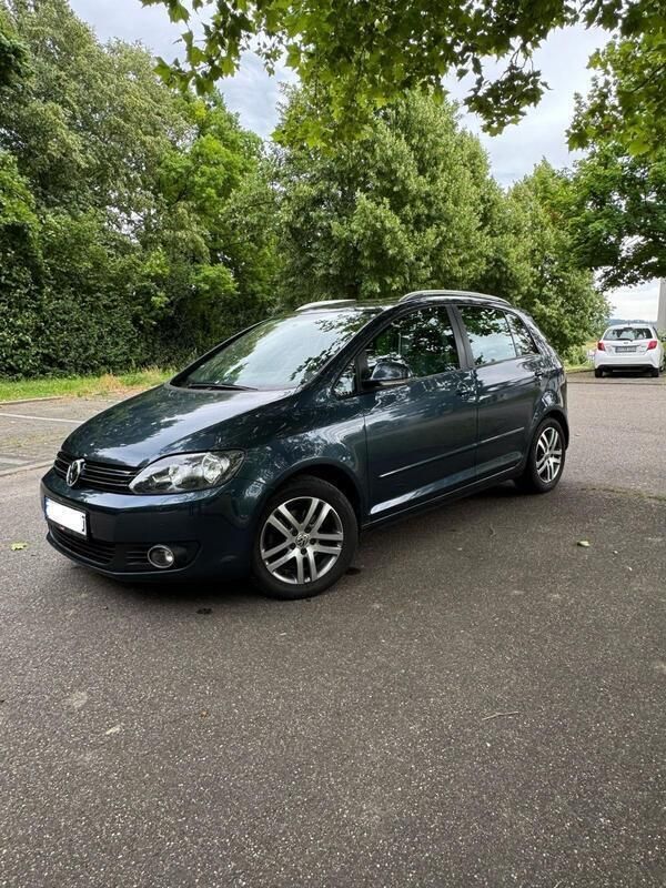Blau Gebraucht 2010 VW Golf VI Kombi | 6.400 € (Etwas zu teuer) - Bild 1/4