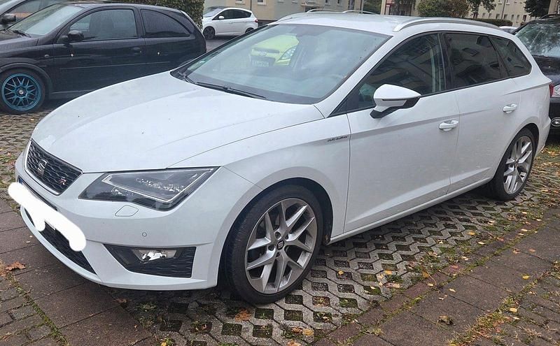 Weiß Gebraucht 2016 Seat Leon ST FR Kombi | 10.000 € (Superpreis) - Bild 1/4