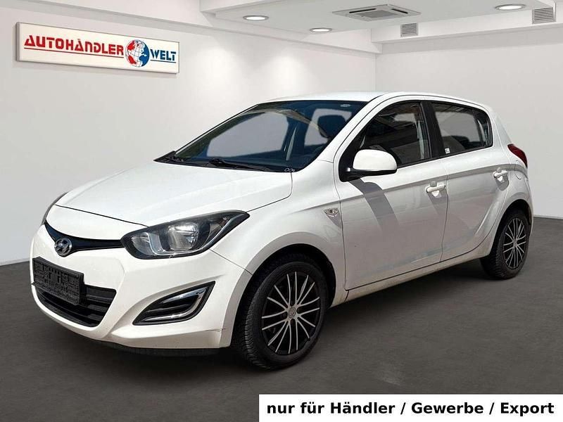 Weiß Gebraucht 2012 Hyundai i20 Limousine | 2.199 € (Fairer Preis) - Bild 1/3